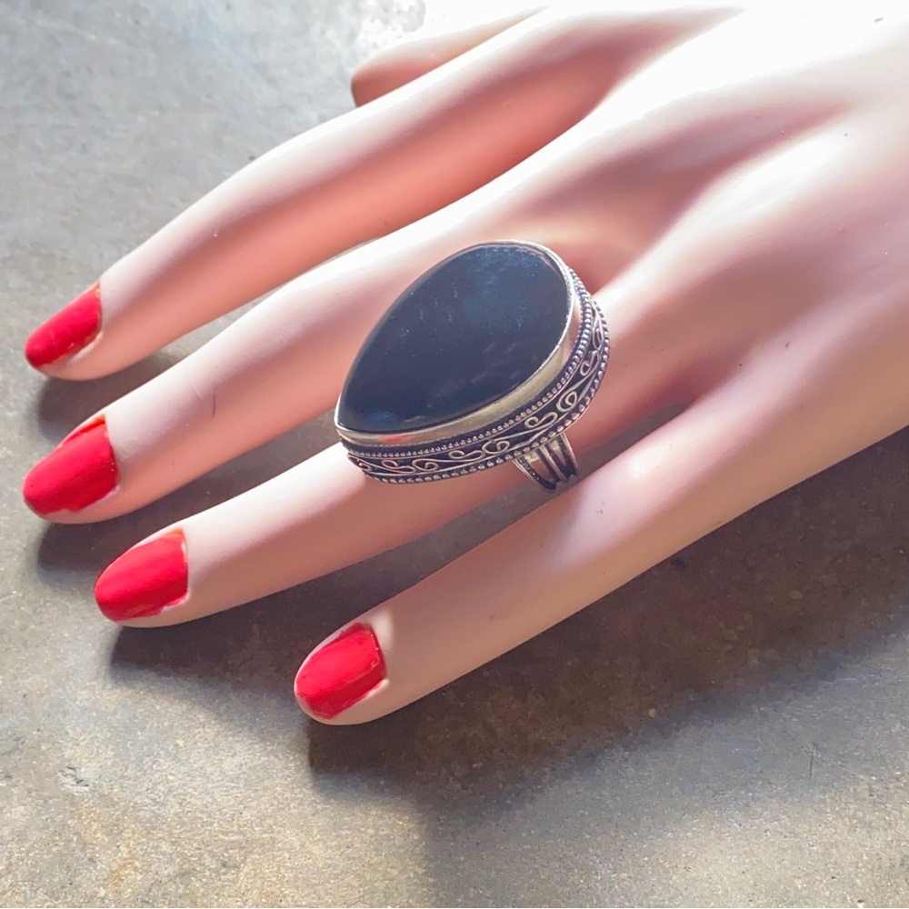 Flawless Black Onyx Gemstone in a Handcrafted 925 Stamped Ring (8)